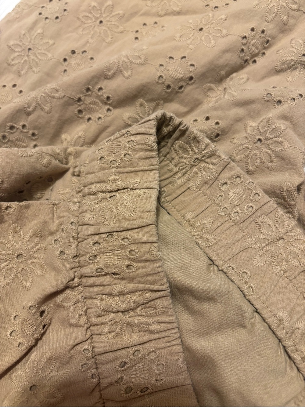 Ann Taylor Cotton Eyelet Pull On Pants - Picture 4 of 6